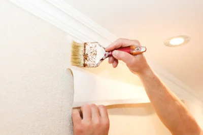 Pose de papier peint à Étretat — revêtements muraux et toiles de verre